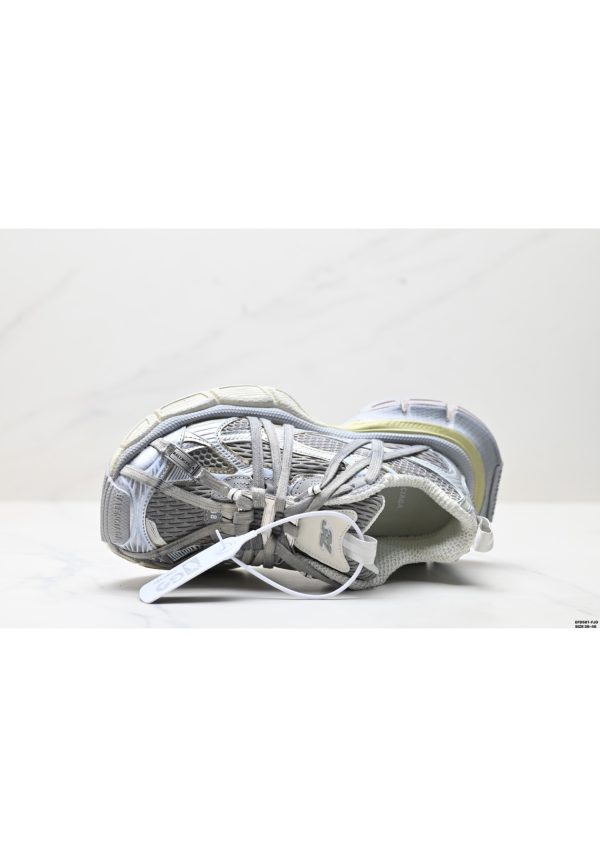 BALENCIAGA 3XL Sneakers 3+