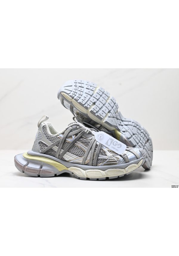 BALENCIAGA 3XL Sneakers 3+