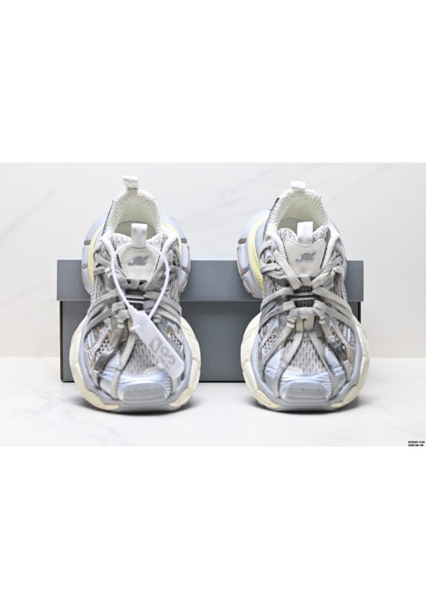 BALENCIAGA 3XL Sneakers 3+